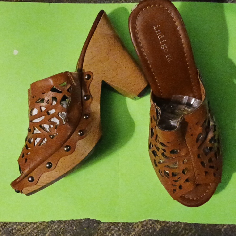 Indigo Rd. Kairi Laser Cut Open Toe Mule sz 7